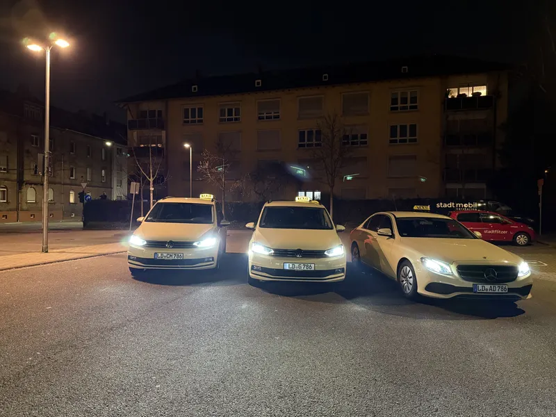 City-Mobil Fahrzeug für Krankenfahrten in Landau