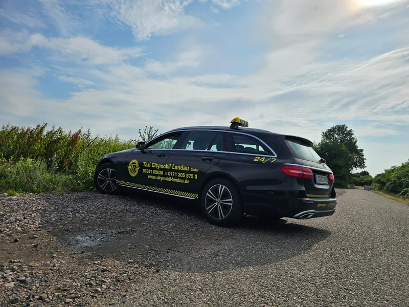 Mercedes-Benz Taxi von City-Mobil Landau für Geschäftskunden